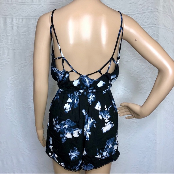Black Floral Romper - Picture 3 of 6